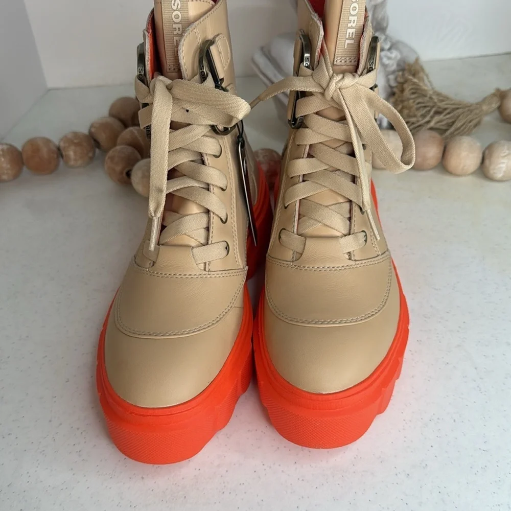 Sorel midsole embossed are